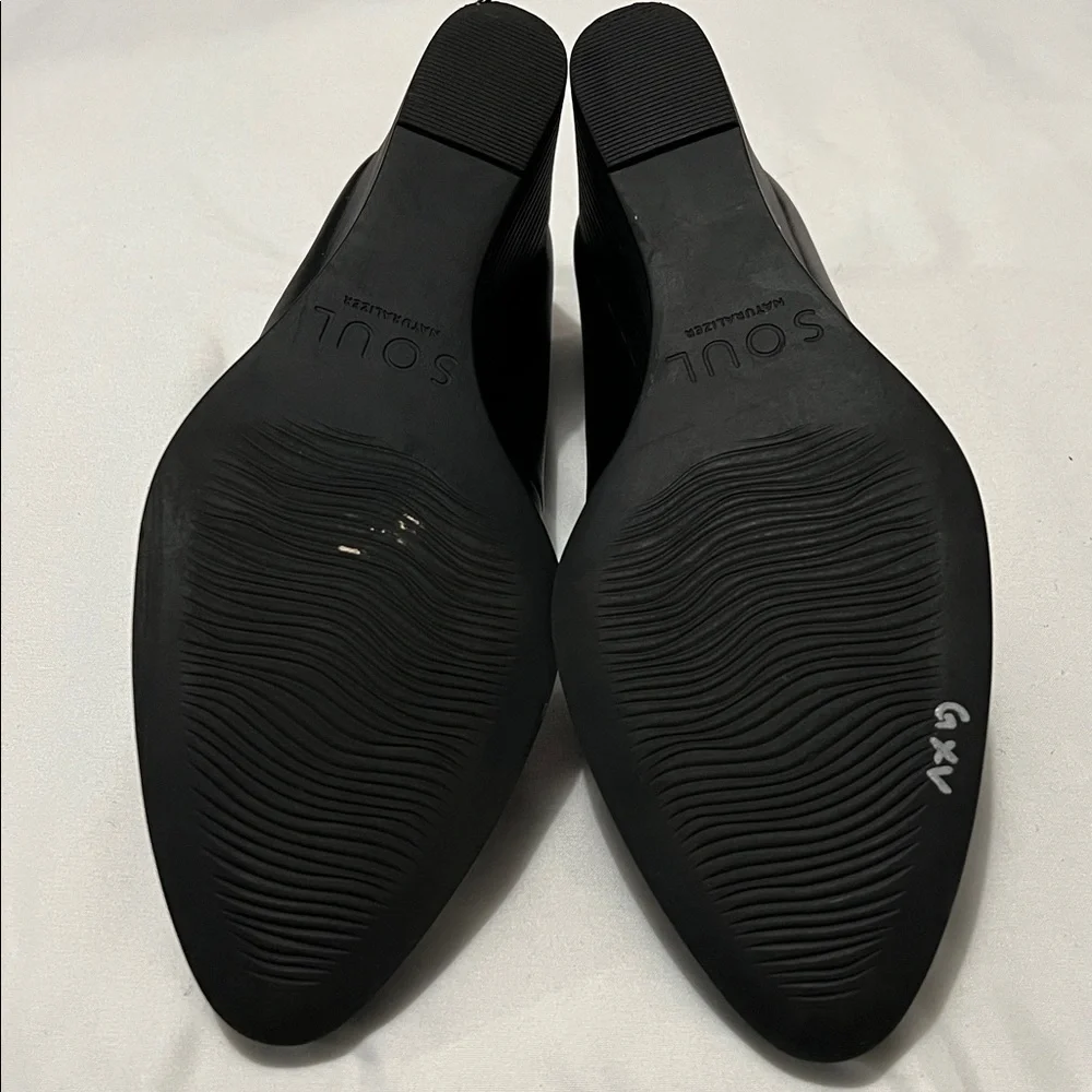 SOUL Naturalizer “Glimmer” Black Almond Toe Wedges- Like New